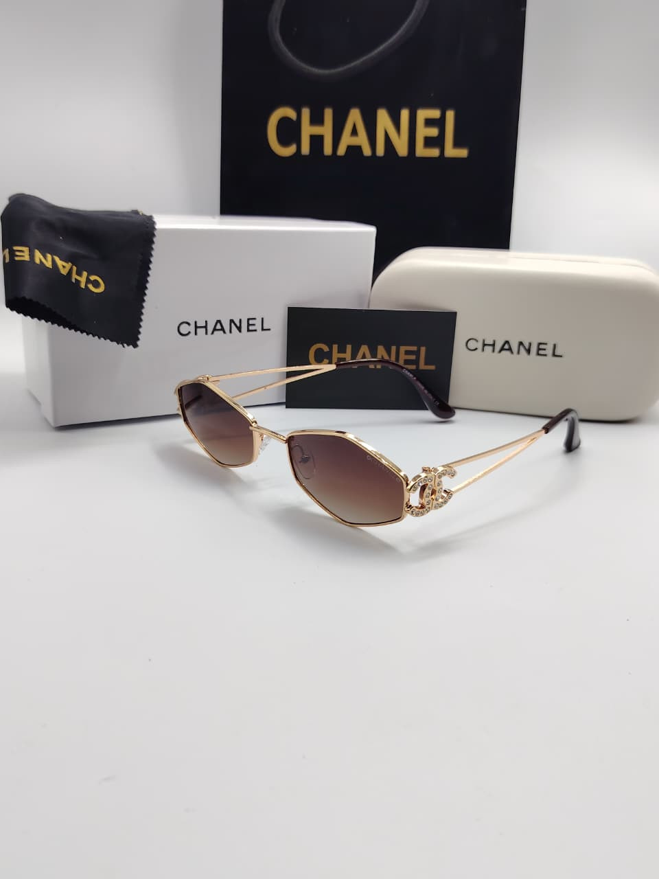 نظارات شانيل