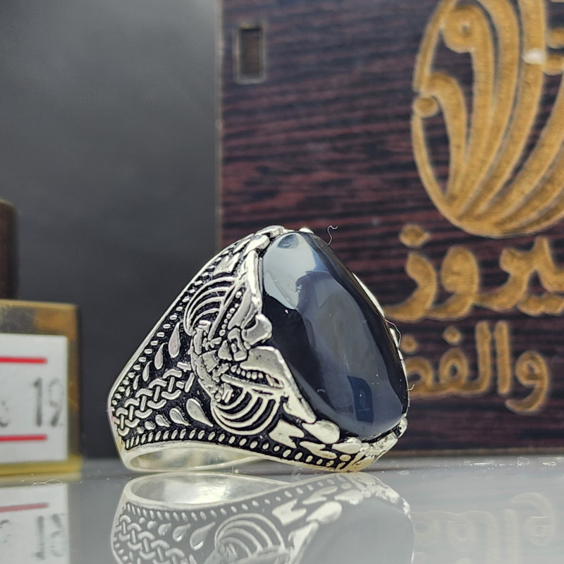 خاتم عقيق يماني اسود فضه ٩٢٥مقاس ١٩