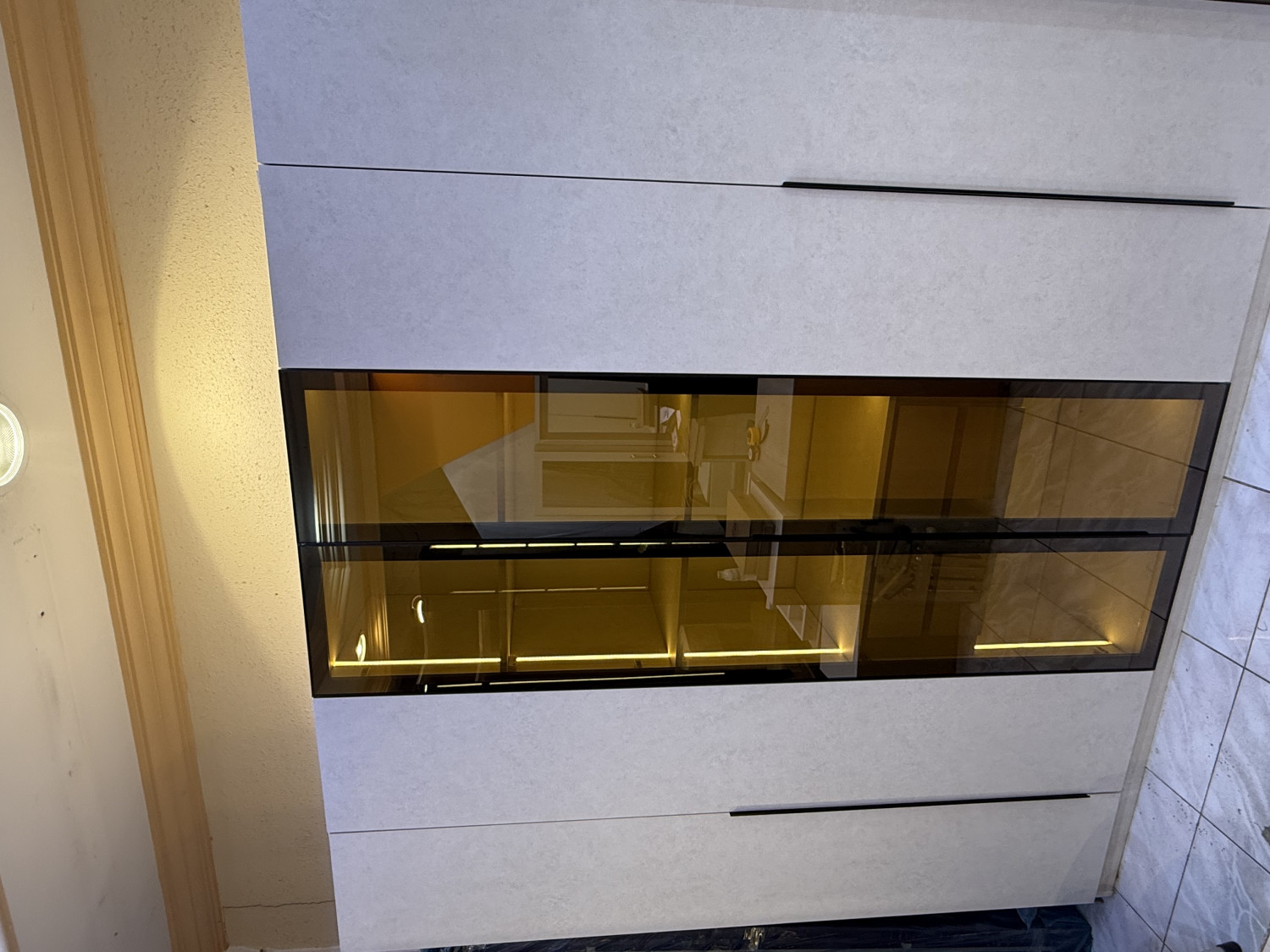 ‏دولاب ستة بيبان قزاز