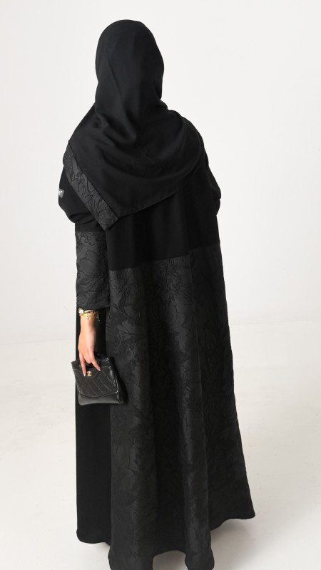 عباية بـ قماش سيراميك و جاكار مورد