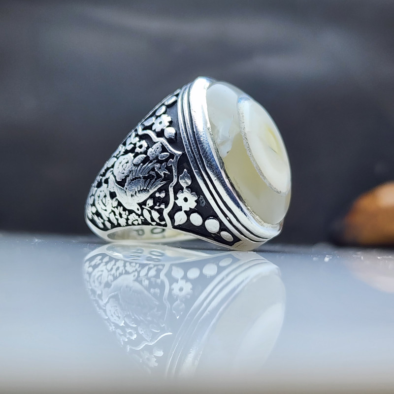 خاتم فضة منحوت قلم برتاش يدوي متوج بالعقيق السليماني