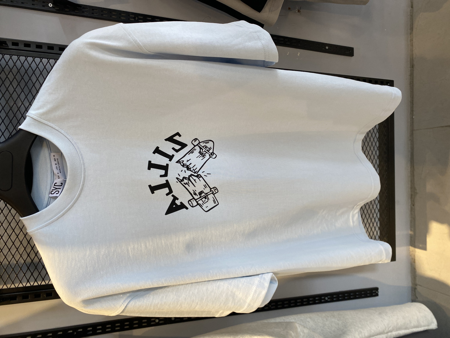 تيشرت اوفر سايز قصة الفراشه قماش ناعمه