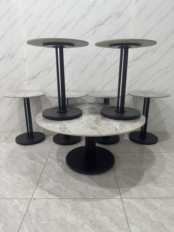 طقم طاولات كنب سيراميك – ٦ طاولات جانبية دائرية مع طاولة وسط فاخرة