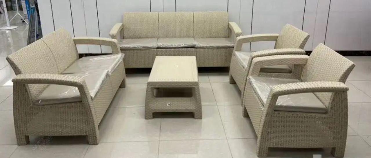 جلسة النخبة الخارجية – فخامة تجمع العائلة والأصدقاء